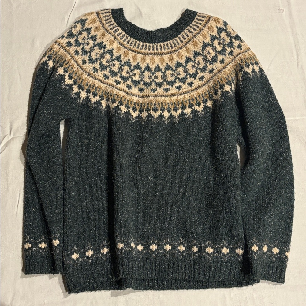St. John's Bay Green and Cream Crew Neck Sweater